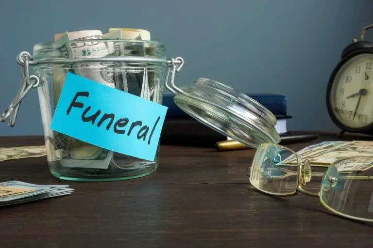 Does Medicare Cover Funeral Expenses? [4 Add